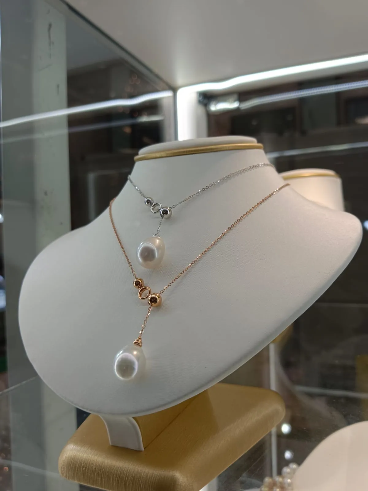 Kalung liontin mutiara